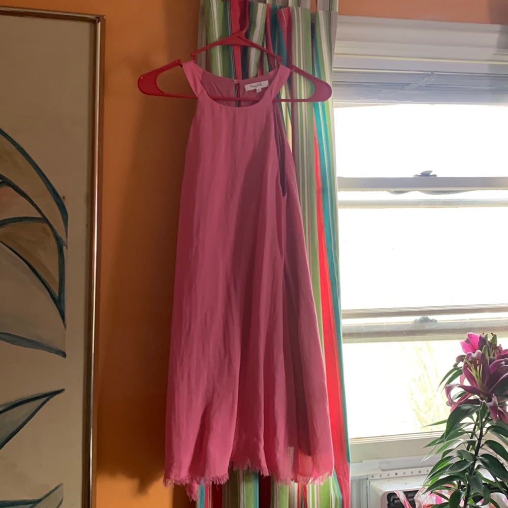 Great spring or summer dress. Double lined.